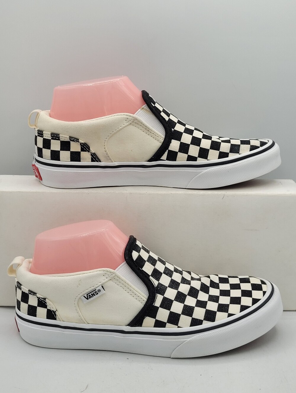 Vans Checkerboard Slip-On sneakers Size 7.5 In Womens, 6 In Mens